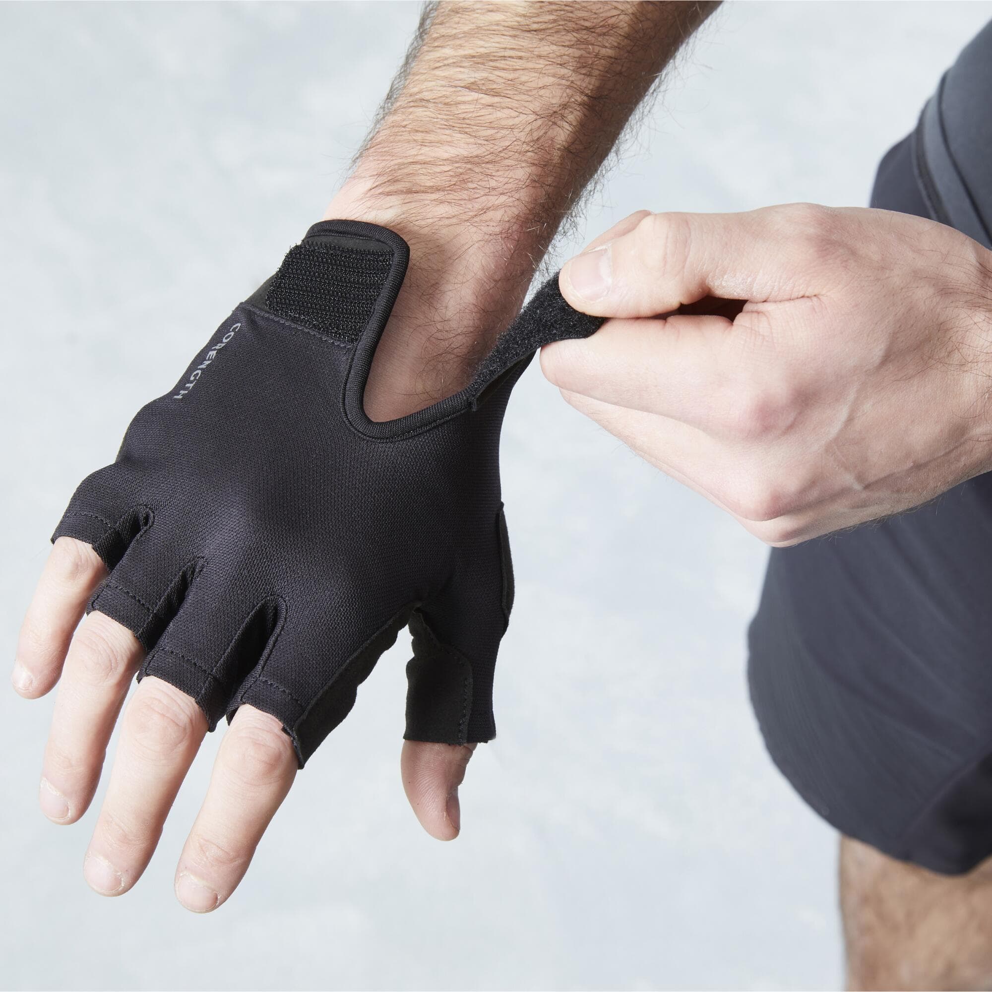 Weight Training Gloves 100, Lightweight, Breathable & Durable - Black — view 5
